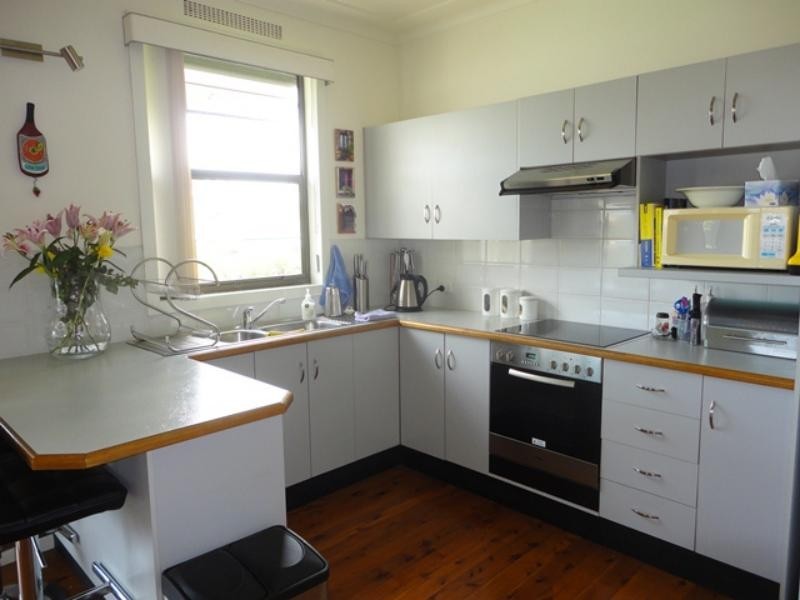 4 Anne  Ave, Glendale NSW 2285