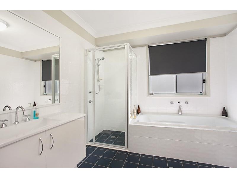 155 Northlakes Dr, Cameron Park NSW 2285