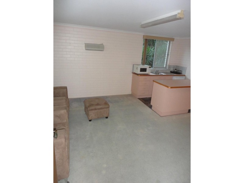 1 Haig  St, Belmont NSW 2280