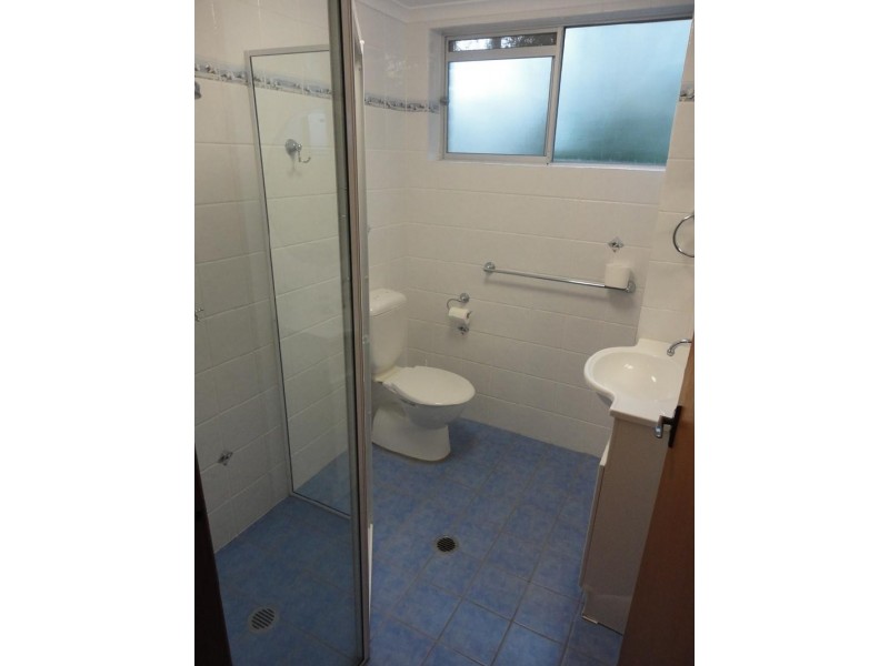 1 Haig  St, Belmont NSW 2280