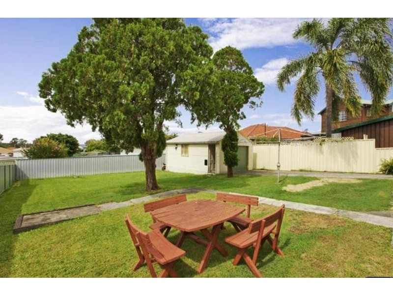 26 Dudley Rd, Charlestown NSW 2290