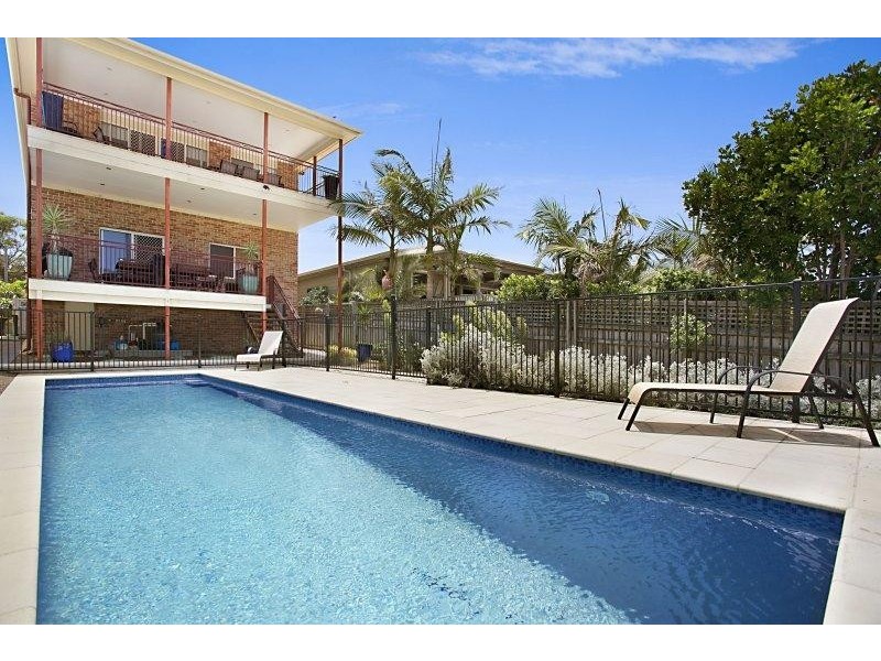 30 Cowlishaw  St, Redhead NSW 2290