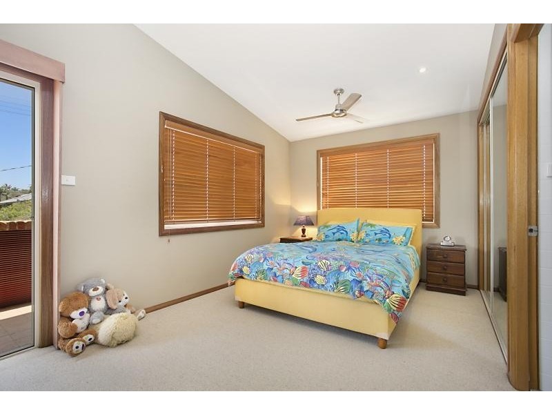 30 Cowlishaw  St, Redhead NSW 2290