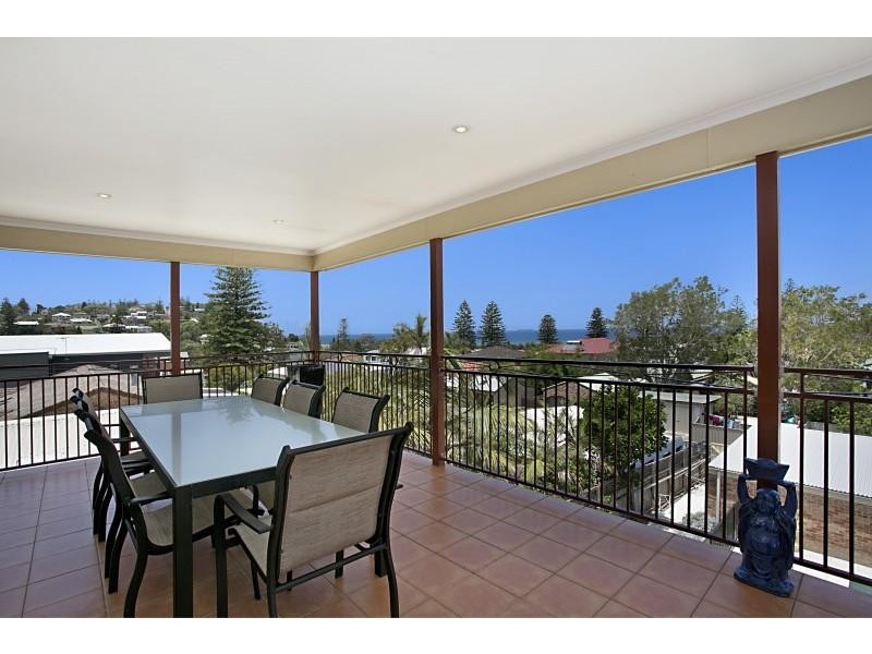 30 Cowlishaw  St, Redhead NSW 2290