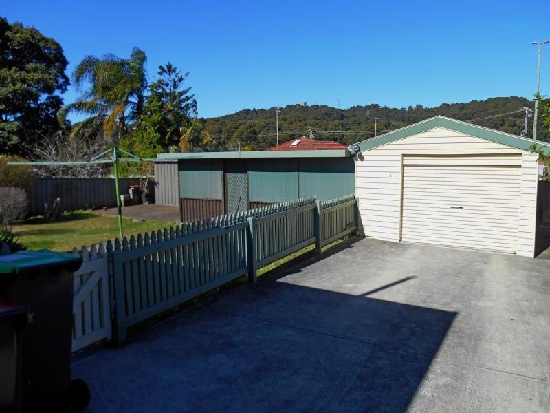 11 Vista Pde, Kotara NSW 2289