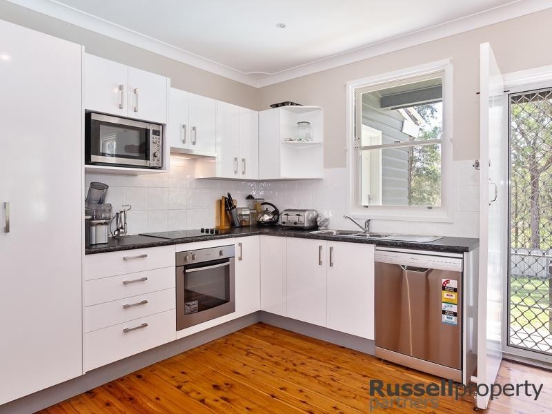 84 Berringar Rd, Valentine NSW 2280