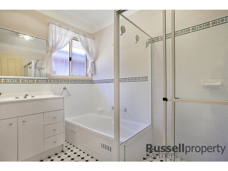 4/10 Downing St, Charlestown NSW 2290