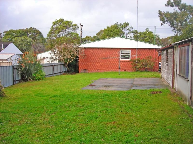 11 Lentara Rd, Belmont North NSW 2280