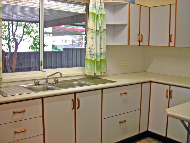 11 Lentara Rd, Belmont North NSW 2280