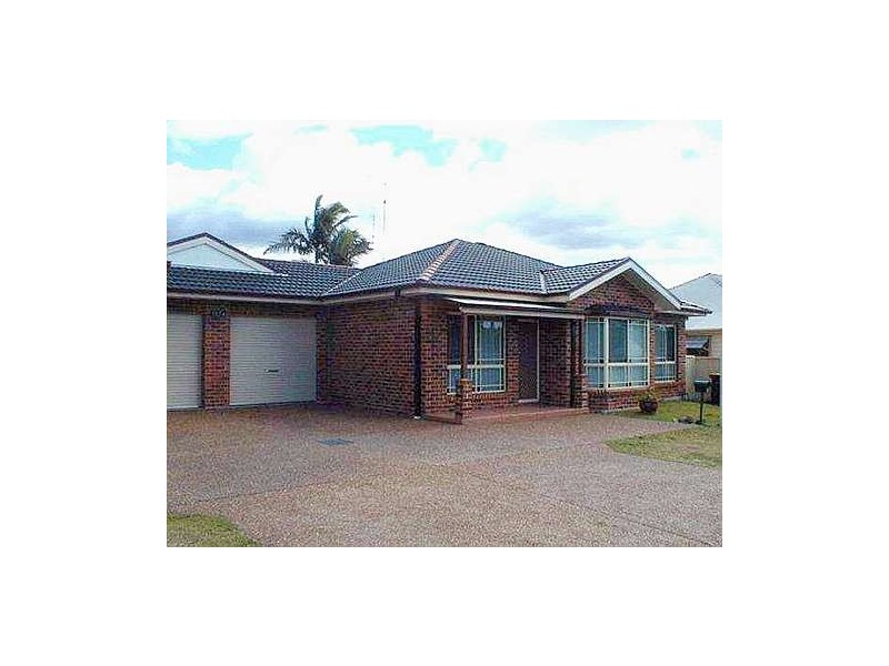 2/115 Macquarie Rd, Cardiff NSW 2285