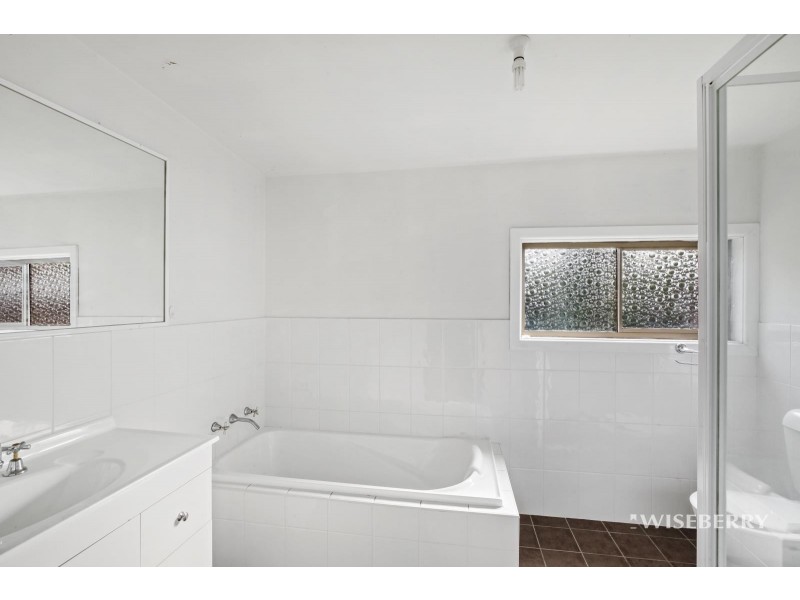 166 Pacific Highway, Charmhaven NSW 2263