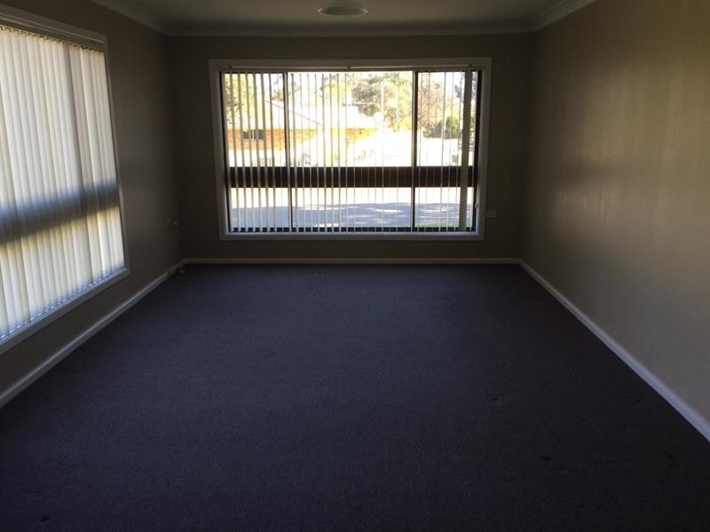 77 Robson Ave, Gorokan NSW 2263