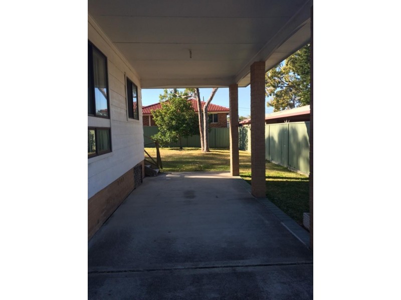 77 Robson Ave, Gorokan NSW 2263