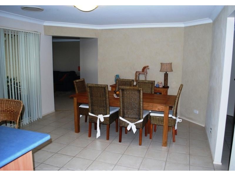 1 Viewfield Cres, Woongarrah NSW 2259