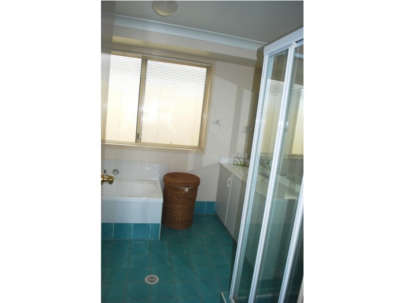 1 Viewfield Cres, Woongarrah NSW 2259