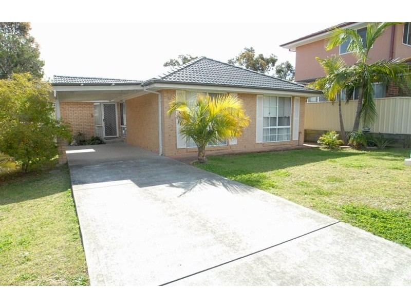 17 Barragoola Rd, Blue Haven NSW 2262