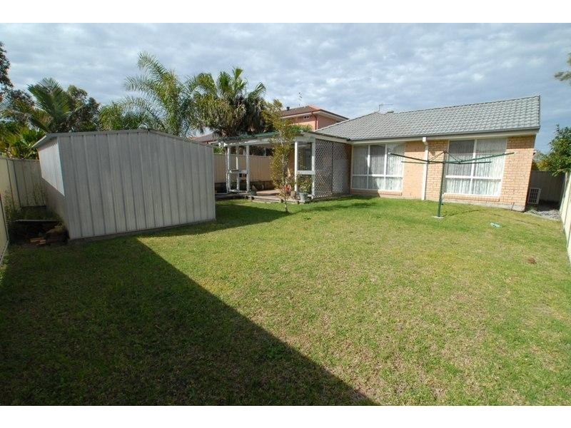 17 Barragoola Rd, Blue Haven NSW 2262