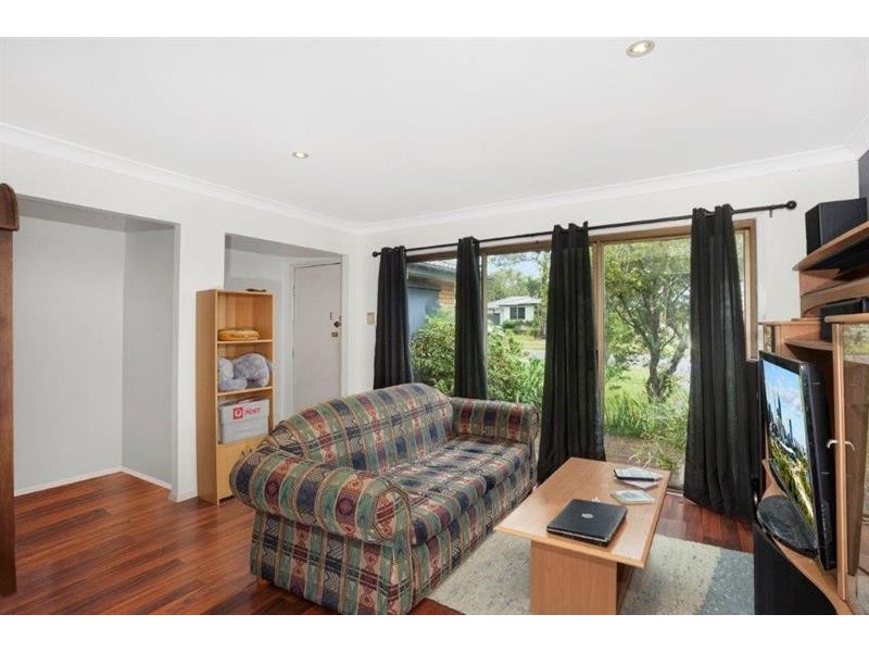 19  Inderan Ave, Lake Haven NSW 2263