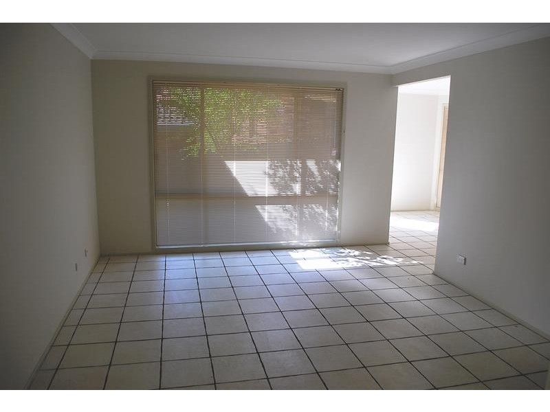 12 Spring Valley Ave, Gorokan NSW 2263