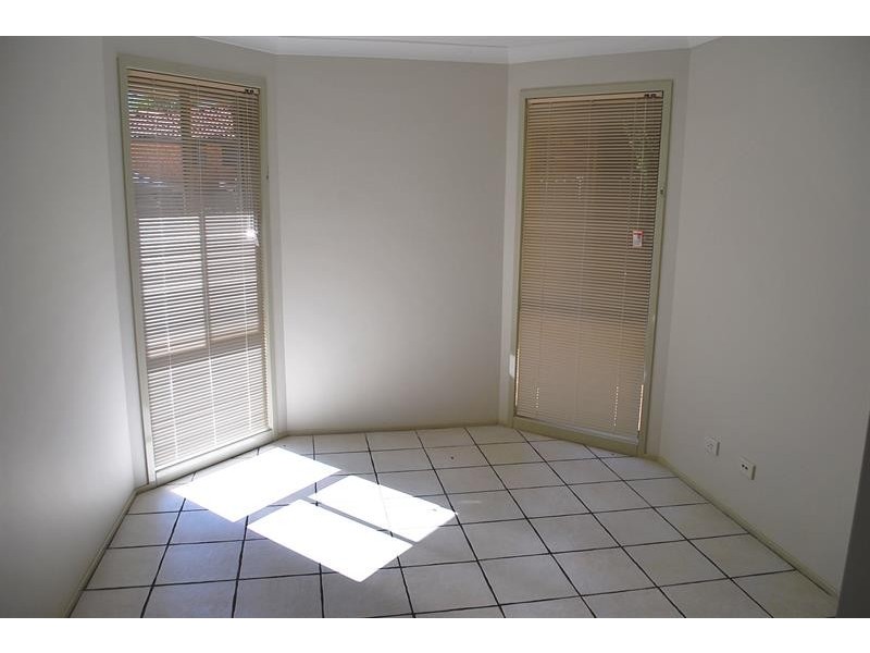 12 Spring Valley Ave, Gorokan NSW 2263