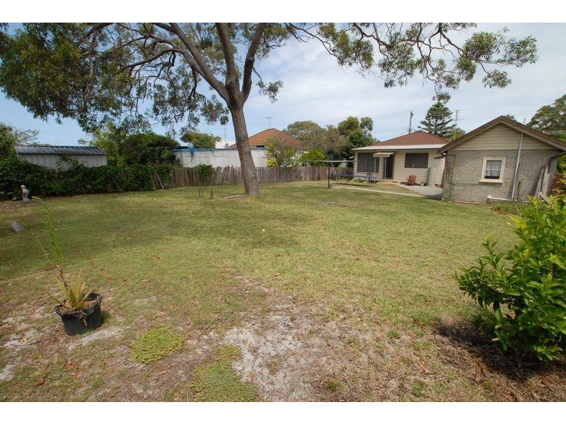 24 Crossingham St, Toukley NSW 2263