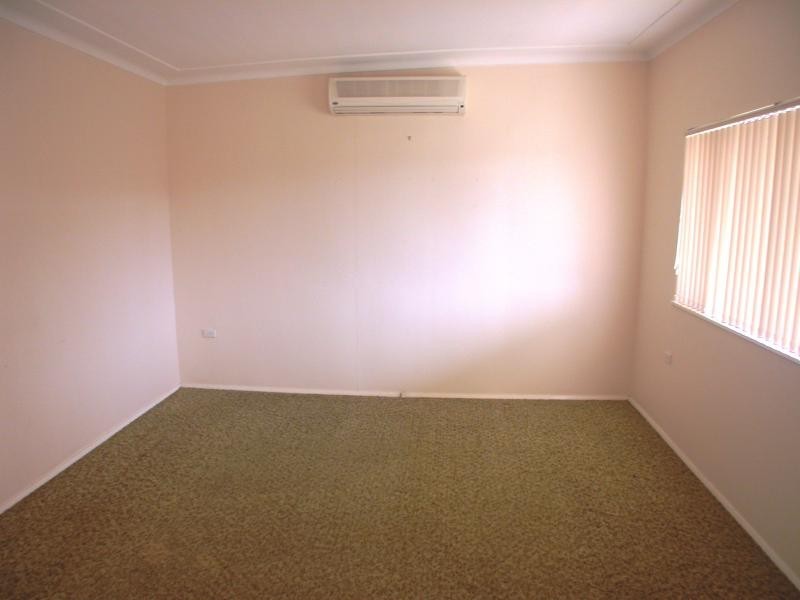 25 Fourth Ave, Toukley NSW 2263