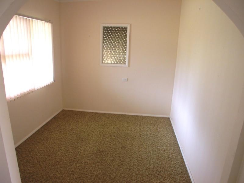 25 Fourth Ave, Toukley NSW 2263