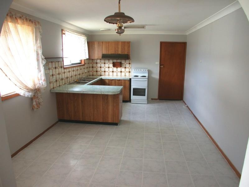 6 Sylvia Ave, Gorokan NSW 2263