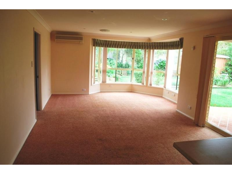 1 Myee Pl, Blue Haven NSW 2262