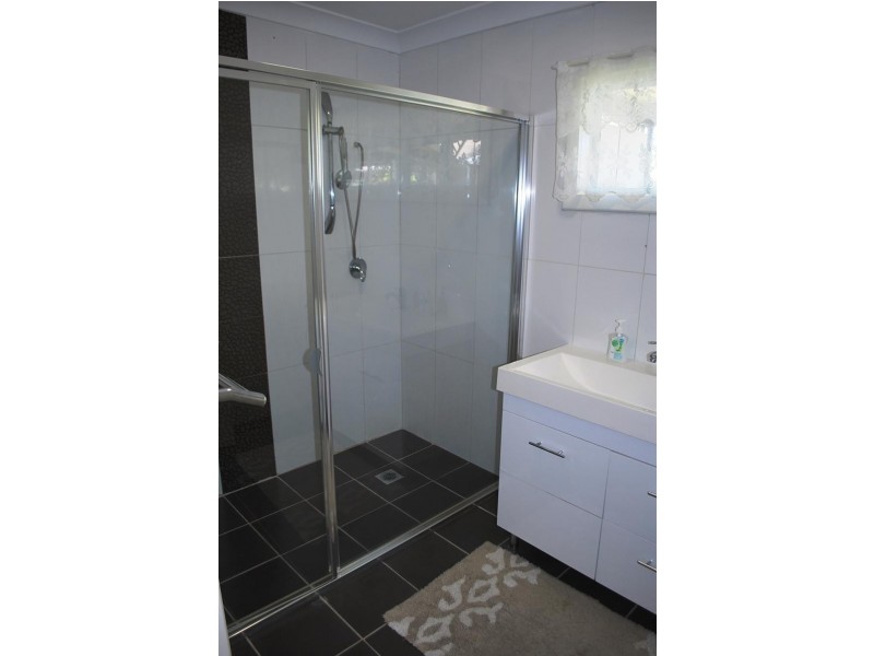 1 Wyuna Ave, Gorokan NSW 2263