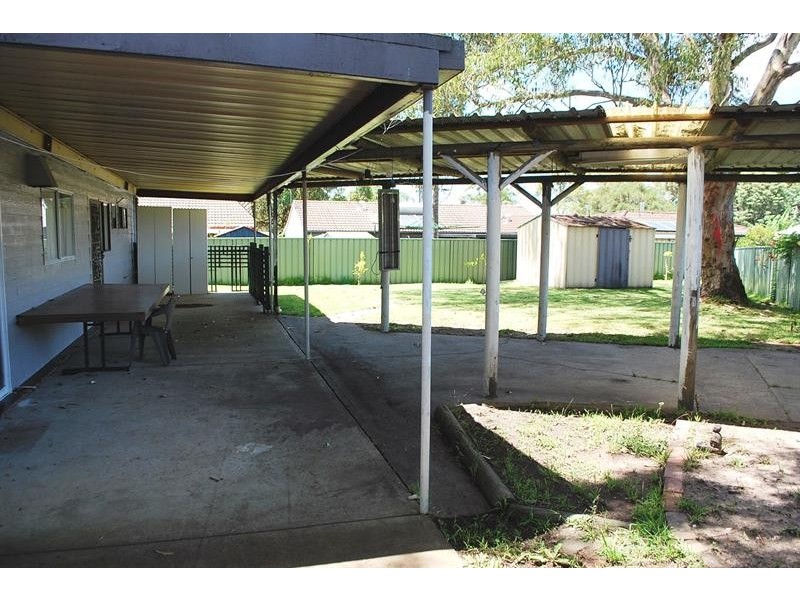 1 Wyuna Ave, Gorokan NSW 2263