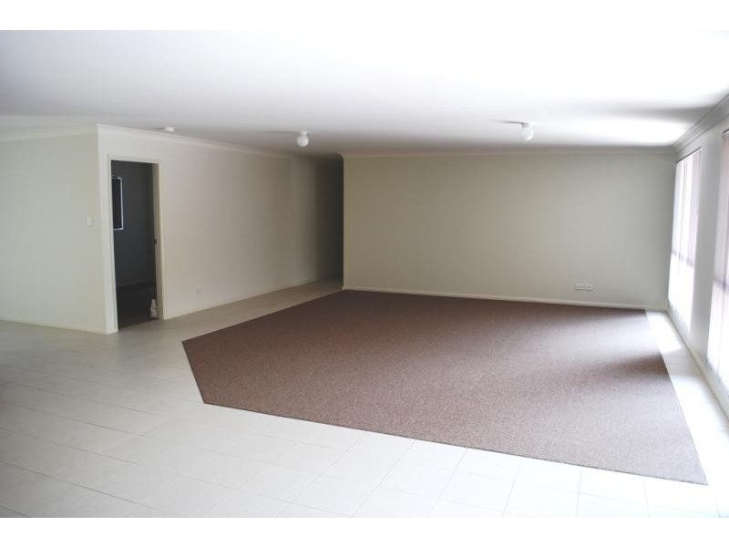 54 Tenth Ave, Budgewoi NSW 2262