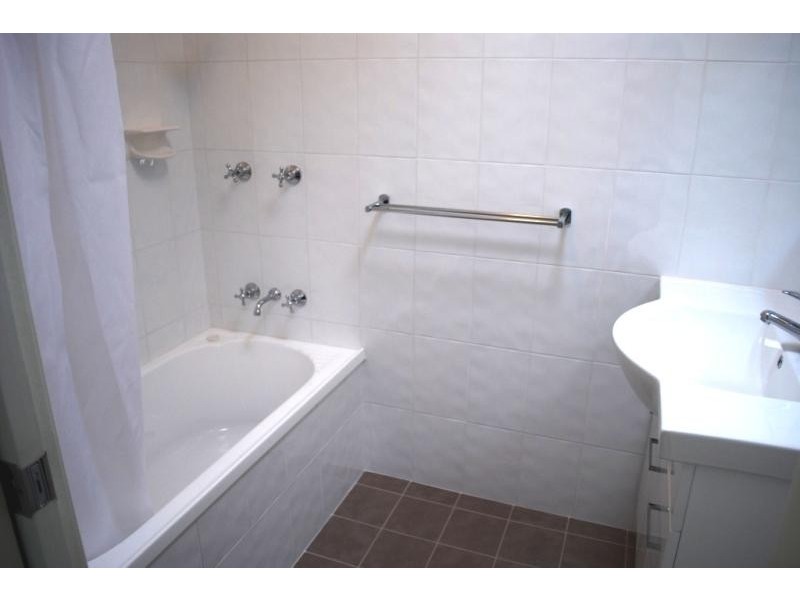 54 Tenth Ave, Budgewoi NSW 2262