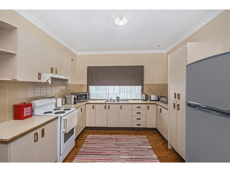 13  Manuka Pde, Gorokan NSW 2263