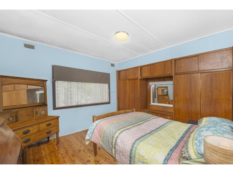 13  Manuka Pde, Gorokan NSW 2263