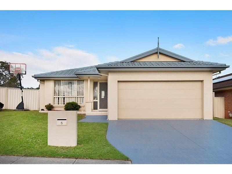 5 Bayberry Ave, Woongarrah NSW 2259