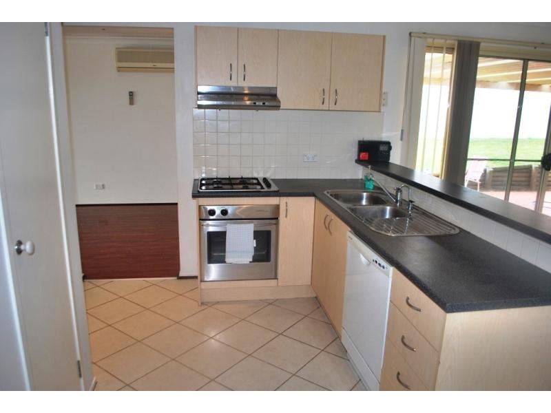 5 Bayberry Ave, Woongarrah NSW 2259