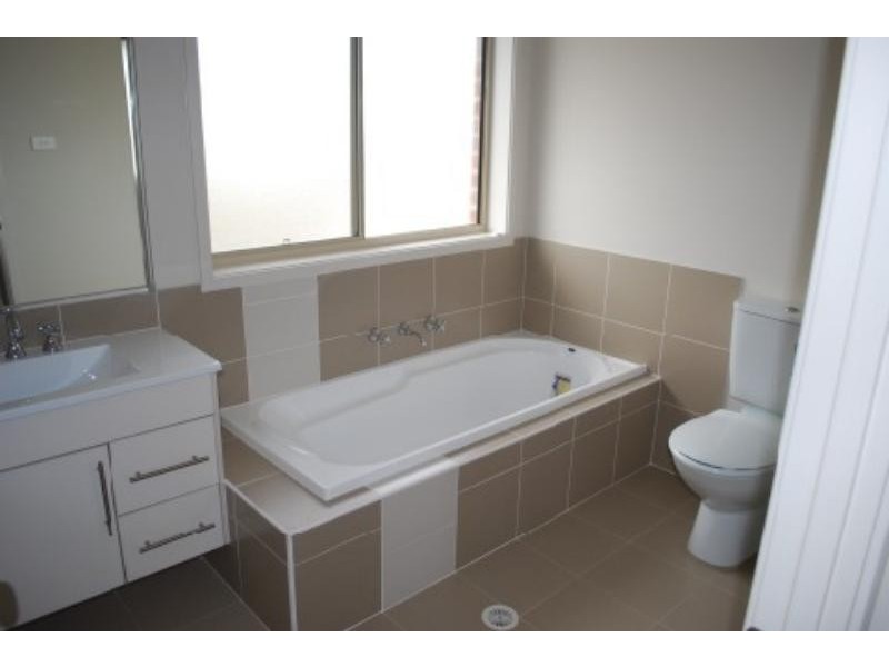 1 Bede  Way, Woongarrah NSW 2259