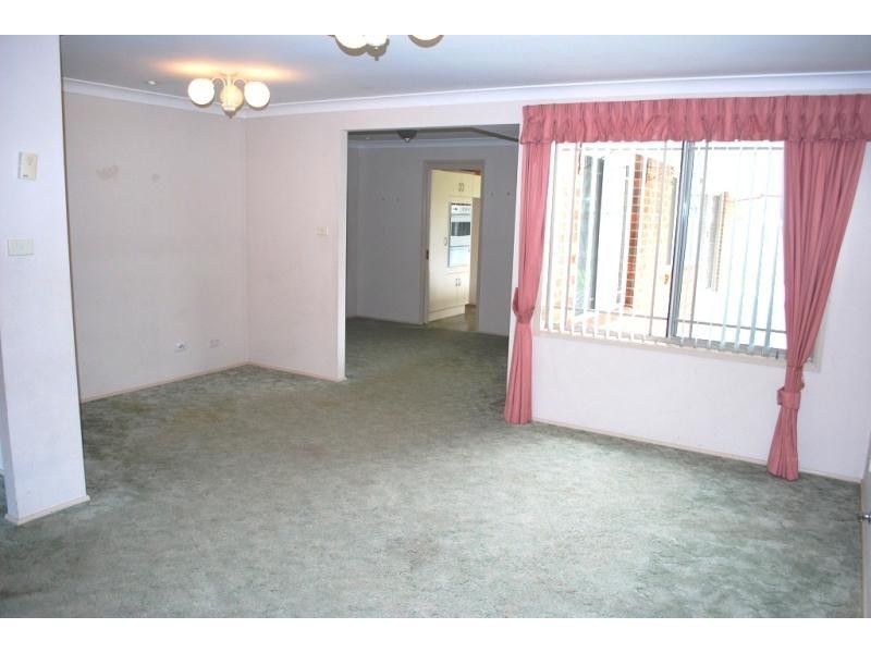 105 Roper Rd, Blue Haven NSW 2262