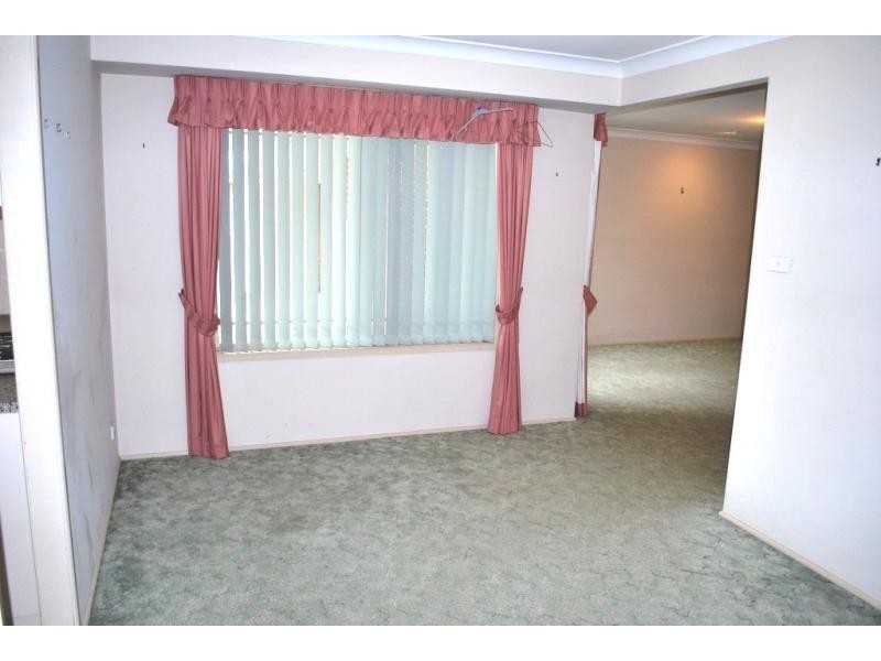 105 Roper Rd, Blue Haven NSW 2262