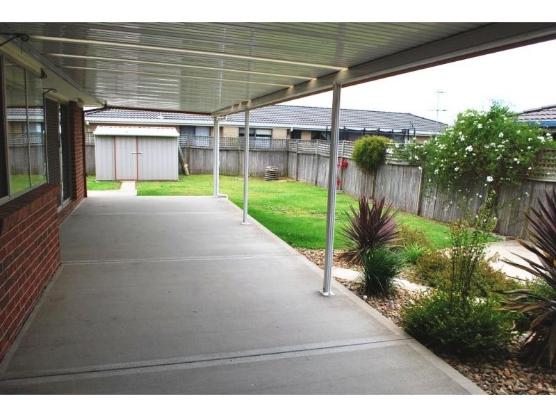 105 Roper Rd, Blue Haven NSW 2262