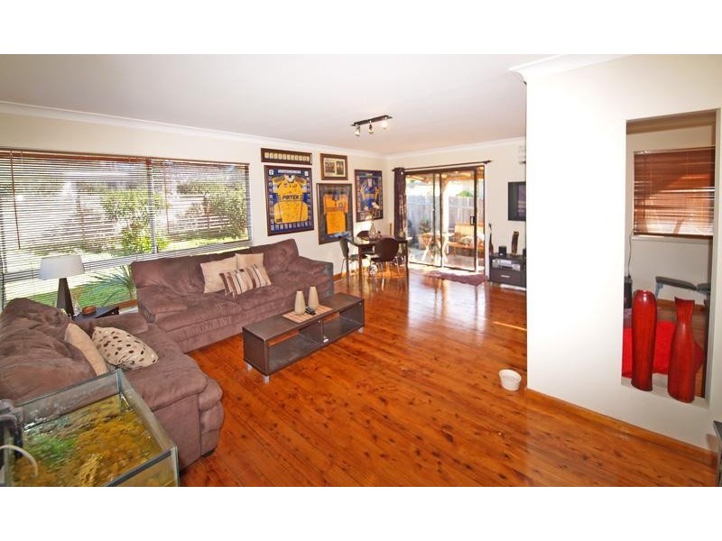12 Jones Ave, Toukley NSW 2263