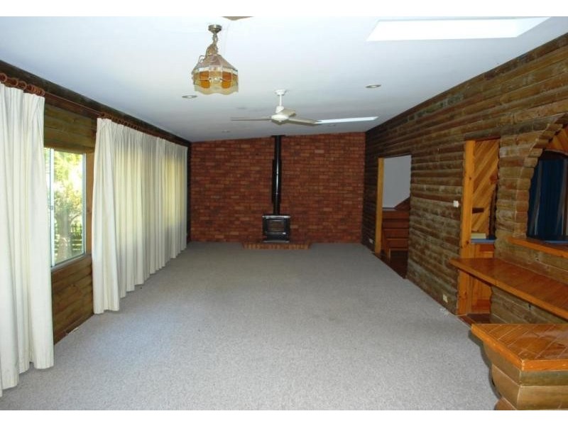 110 Marks Rd, Gorokan NSW 2263