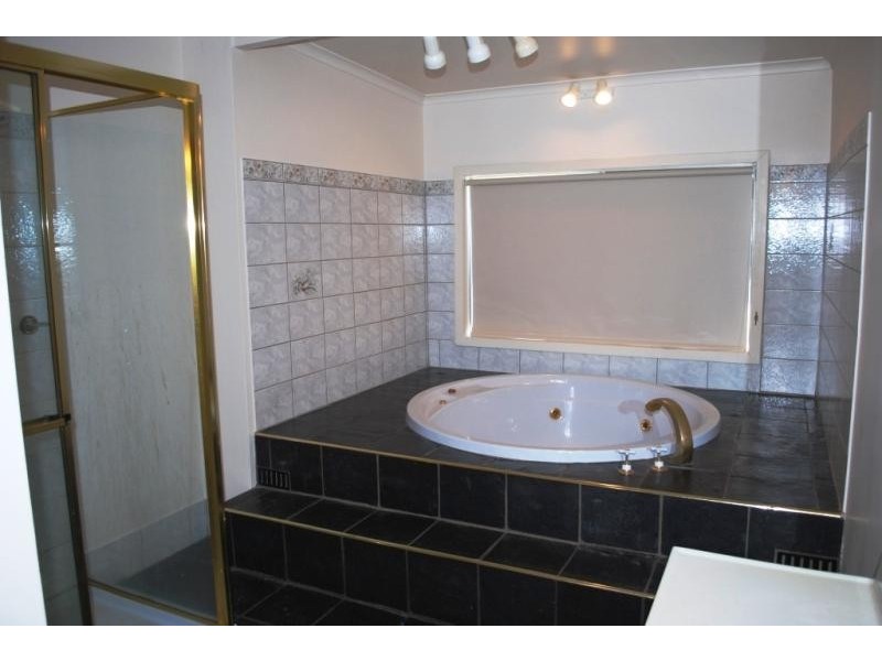 110 Marks Rd, Gorokan NSW 2263