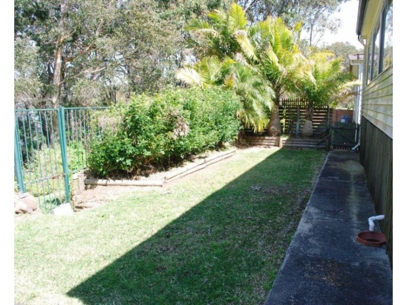 110 Marks Rd, Gorokan NSW 2263
