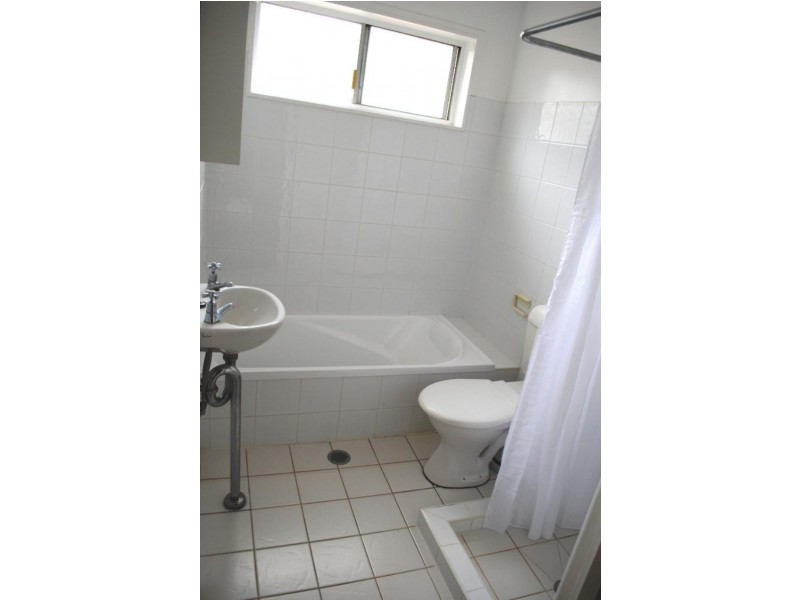 2/7 Holmes  Ave, Toukley NSW 2263