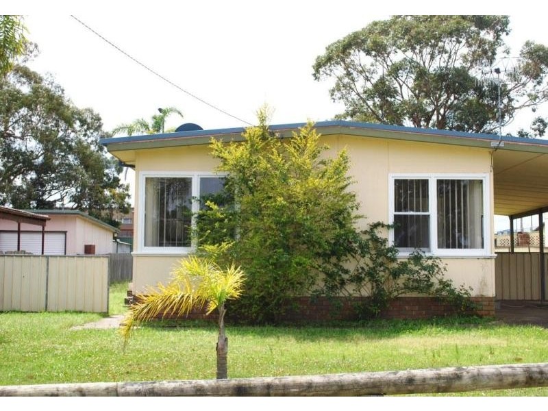 66 Crossingham St, Toukley NSW 2263