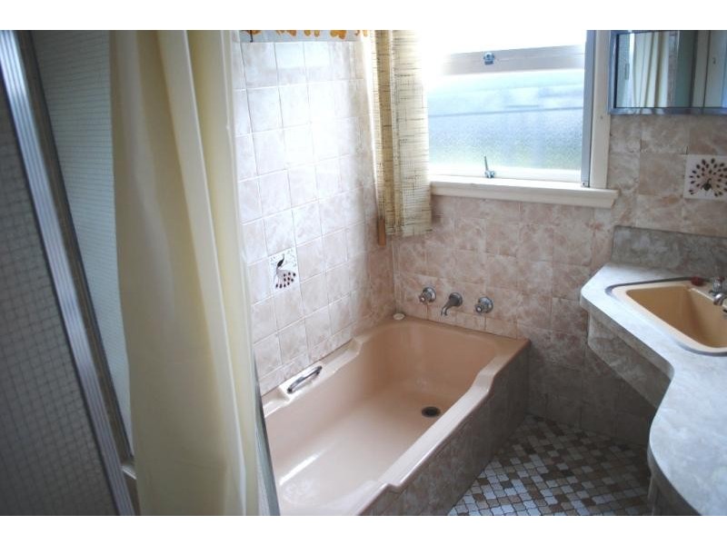 2 Oleander St, Noraville NSW 2263