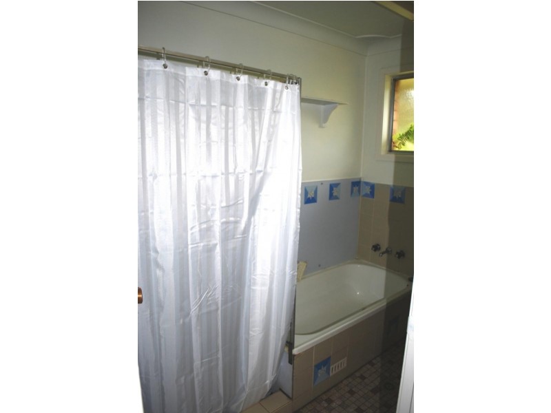 21 Mimosa Rd, Budgewoi NSW 2262