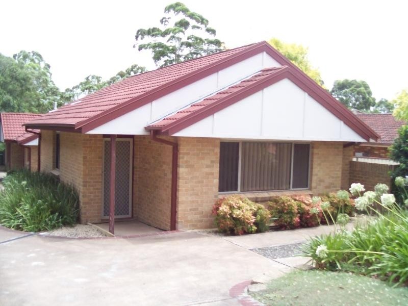 1/8 Bensley Cl, Lake Haven NSW 2263